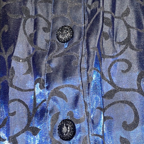 Blue Button Down Shirt with Cuffed Sleeves and Notched Collar - Picture 4 of 6